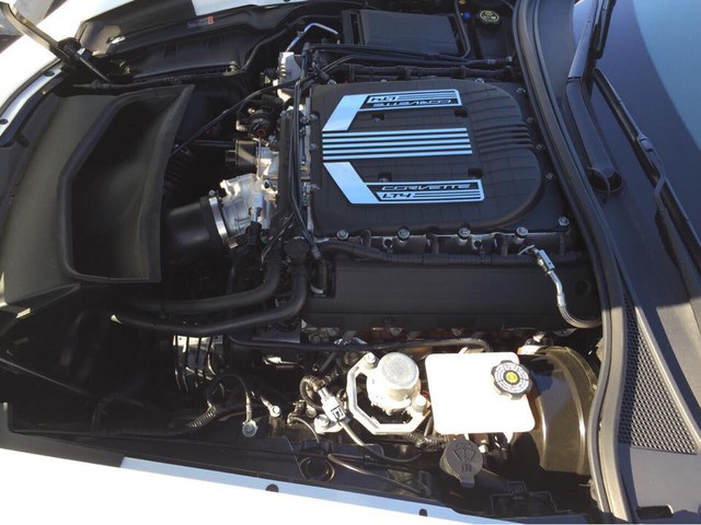 
Trái tim của Chevrolet Corvette Z06 là khối động cơ LT4 V8, siêu nạp, dung tích 6,2 lít, sản sinh công suất tối đa 650 mã lực tại vòng tua máy 6.400 vòng/phút và mô-men xoắn cực đại 880 Nm tại vòng tua 3.600 vòng/phút.
