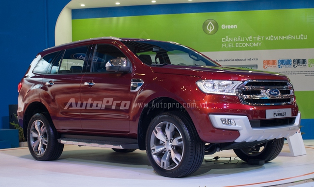 Ford Everest thế hệ mới gây nhiều sóng gió tại triển lãm VMS 2015.