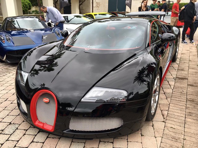 Bugatti Veyron có giá bán trung bình từ 1,7 đến 2,4 triệu đô