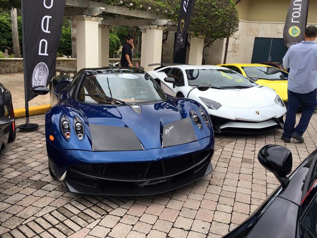 Thần gió Pagani Huayra có giá bán trung bình 1,3 triệu đô tại Mỹ.