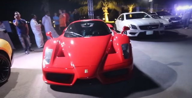 Siêu xe triệu đô Ferrari Enzo.