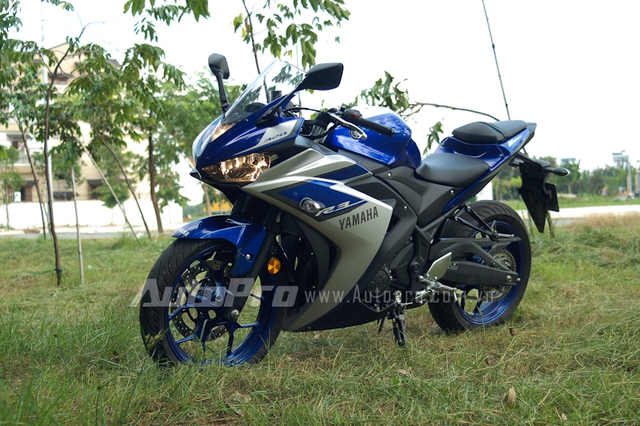 
Yamaha R3 sở hữu bộ vành nan khá đẹp và thể thao.
