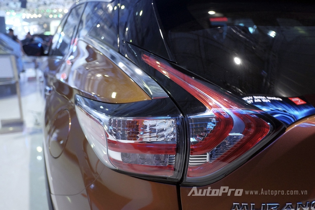 
Đèn pha và đèn hậu trở thành đặc trưng dễ nhận diện của Nissan Murano thế hệ mới.

