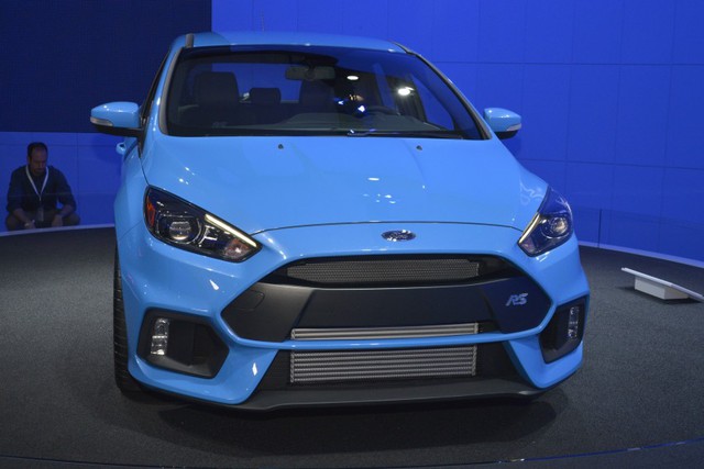 
Ford Focus RS bản tiêu chuẩn
