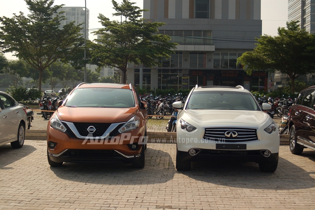 
Nissan Murano 2015 khoe dáng cùng Infiniti QX70 đời mới.
