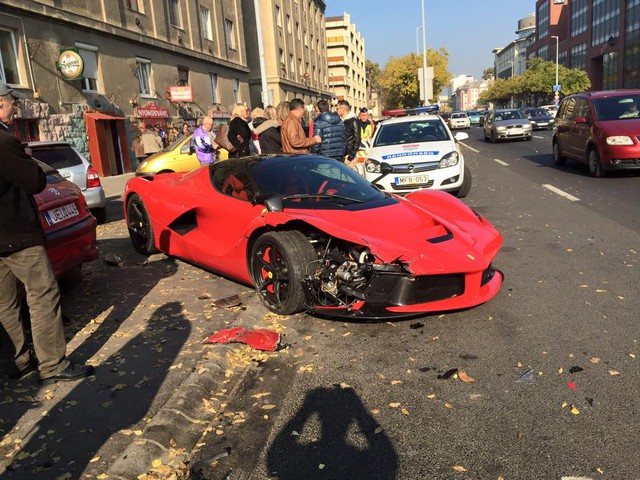 Ferrari LaFerrari gặp nạn tại Hungary.