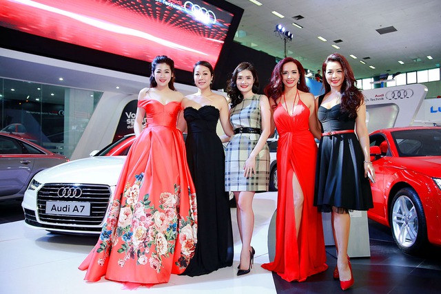 Dàn sao Việt ghé thăm gian hàng của Audi tại VIMS 2015.
