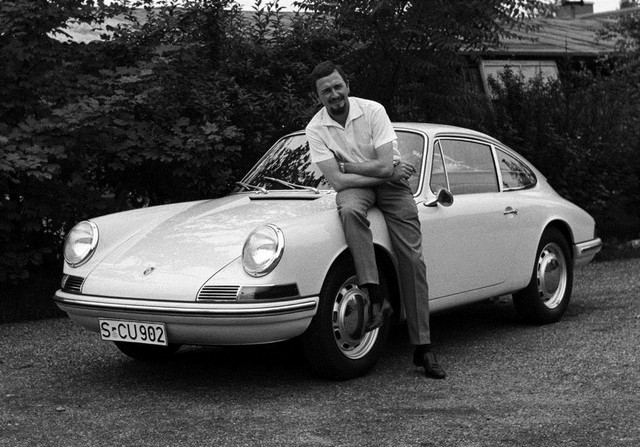 Nhà sáng lập Ferdinand Porsche (1935-2012).