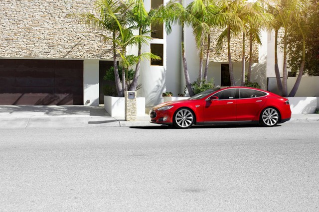 Phiên bản mới của Tesla Model S P90D được trang bị chế độ Ludicrous