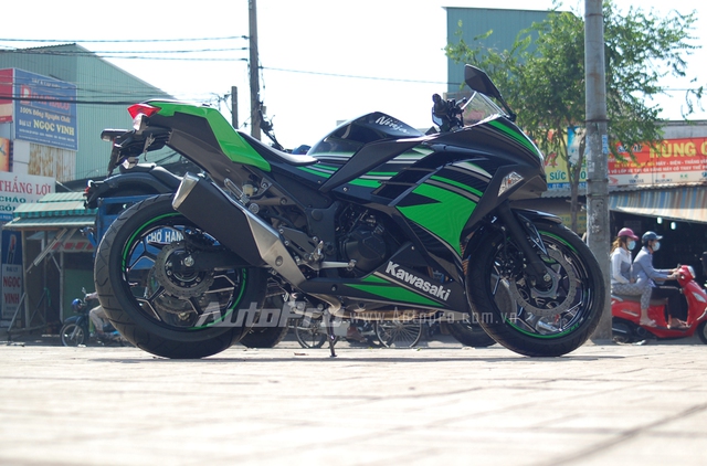 2015 Kawasaki Ninja 300 ABS Test and Track Ride  OnTheBackWheelcom