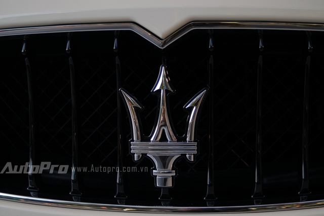 
Được xem như đối thủ chính của BMW 5-Series và Mercedes-Benz E-Class nhưng Maserati Ghibli vẫn ở đẳng cập cao hơn một bậc.
