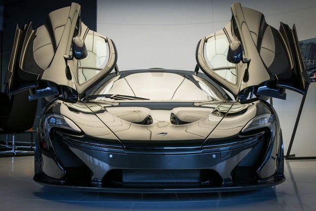 
McLaren P1 được chào bán với giá 1,48 triệu USD, tương đương 33 tỷ đồng.
