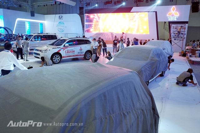 
Sau caravan tiết kiệm nhiên liệu, Mitsubishi mang kết quả ấn tượng của những mẫu xe như Mirage, Outlander tới VMS 2015.
