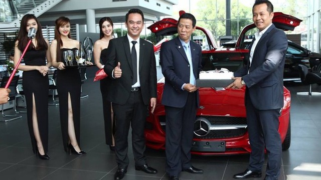 
Hóa ra, đại gia Bình Định không phải chủ nhân thực sự của chiếc Mercedes-Benz SLS AMG chính hãng tại Việt Nam.
