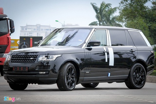 
Những chiếc SUV Range Rover ngày một quen thuộc với người yêu xe tại Việt Nam. Tuy nhiên, chiếc Range Rover Autobiography LWB Hybrid này là model đầu tiên được đưa về Hà Nội.
