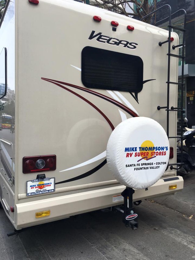 Thậm chí, người đăng ảnh còn gọi Thor Motor Coach VEGAS là Boing 797 mặt đất.