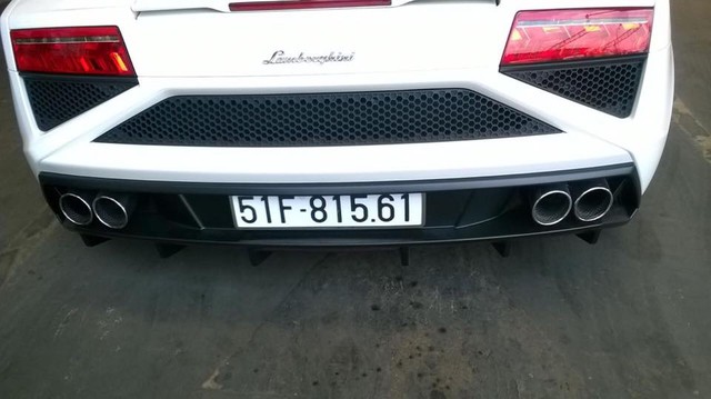 
Lamborghini Gallardo LP560-4 Spyder độc nhất tại Việt nam đeo biển trắng.
