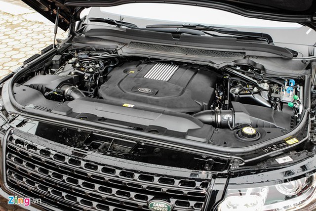 
Range Rover Autobiography LWB hybrid sử dụng động cơ SDV6 3.0L kết hợp cùng động cơ điện, công suất 354 mã lực, mô-men xoắn cực đại 700 Nm tại 1.500 - 1.750 vòng/phút, đi cùng hộp số 8 cấp tự động. Mẫu SUV này có khả năng tăng tốc 0-100 km/h trong 6,5 giây và đạt tốc độ tối đa 216 km/h.
