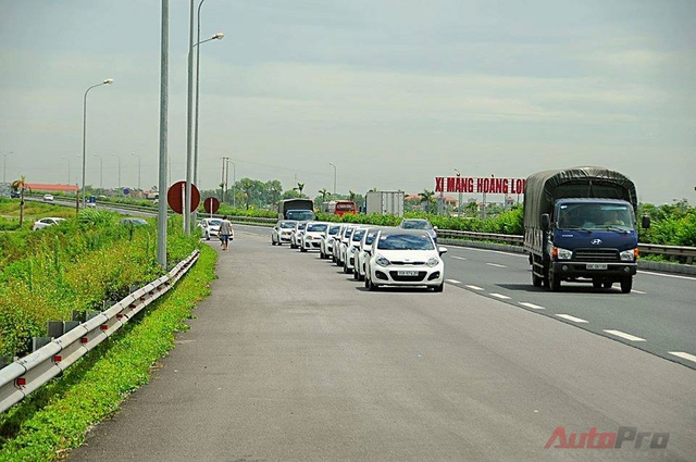 Những câu lạc bộ như Kia Rio Club là một trong những hoạt động xã hội cần thiết mà các hãng ô tô hoạt động tại Việt Nam hướng tới để kích thích thị trường cũng như giữ chân khách hàng.