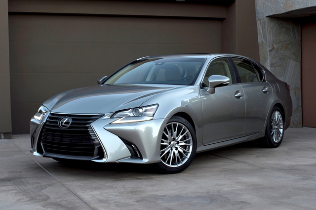 Ra mắt nhiều mẫu xe mới, Lexus đang tiếp tục nổi lên như một thế lực đáng gờm trong sân chơi xe sang tại Mỹ.