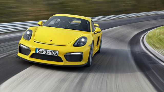 Porsche Cayman GT4 – 7 phút 42 giây. Đây là mẫu xe được Top Gear bầu chọn là “Dòng xe thể thao của năm” với hộp số sàn 6 cấp, cánh gió, khung chống lật, và hệ thống treo được cải tiến hơn so với 911 GT3. Tuy vậy, Top Gear vẫn phải khẳng định rằng mặc dù Paramera là một chiếc sedan chạy rất nhanh, nhưng với trọng lượng nhẹ và sự tập trung vào người lái, Cayman GT4 vẫn là mẫu xe dành riêng cho những khách hàng muốn trải nghiệm cảm giác lái đích thực.