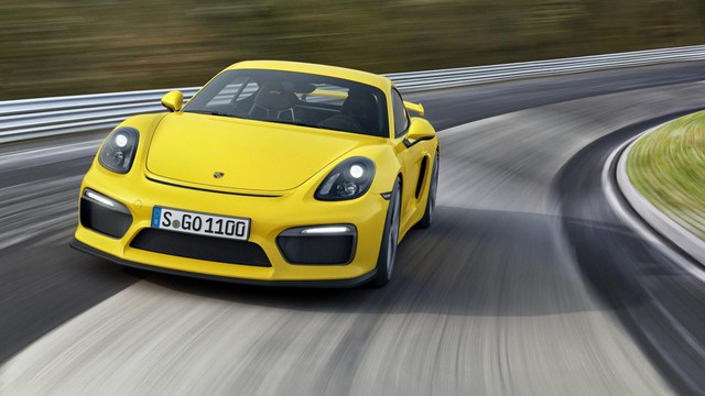 
Porsche Cayman GT4 – 7 phút 42 giây. Đây là mẫu xe được Top Gear bầu chọn là “Dòng xe thể thao của năm” với hộp số sàn 6 cấp, cánh gió, khung chống lật, và hệ thống treo được cải tiến hơn so với 911 GT3. Tuy vậy, Top Gear vẫn phải khẳng định rằng mặc dù Paramera là một chiếc sedan chạy rất nhanh, nhưng với trọng lượng nhẹ và sự tập trung vào người lái, Cayman GT4 vẫn là mẫu xe dành riêng cho những khách hàng muốn trải nghiệm cảm giác lái đích thực.
