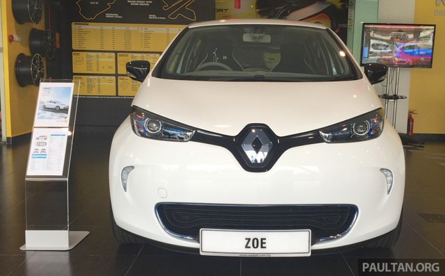 
Về thiết kế, Renault Zoe sở hữu diện mạo ngoại thất thông thường, không quá lạ mắt như nhiều mẫu xe điện khác.
