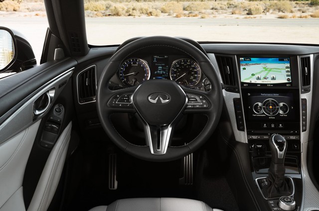 
Để người ngồi bên trong Q60 Coupe có thể thư giãn và giải trí, hãng Infiniti đã dùng hệ thống âm thanh Bose 13 loa hoàn toàn mới. Đây là lần đầu tiên hệ thống âm thanh này được dùng cho một mẫu xe thương mại. Đó là còn chưa kể đến hệ thống thông tin giải trí InTuition mới nhất.
