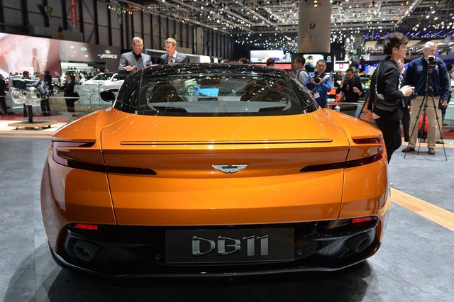 
Theo ông Andy Palmer, CEO của Aston Martin, DB11 là một mẫu xe quan trọng đối với nhãn hiệu Anh quốc. Nguyên nhân là do chính dòng DB đã tạo nên danh tiếng cho nhãn hiệu Aston Martin.
