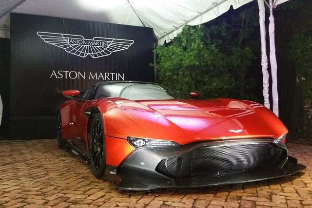 
Trên thực tế, siêu xe Aston Martin Vulcan có giá khởi điểm 2,3 triệu USD. Như vậy, so với 23 chiếc còn lại, siêu xe Aston Martin Vulcan đầu tiên tại Mỹ đắt hơn 1,1 triệu USD.
