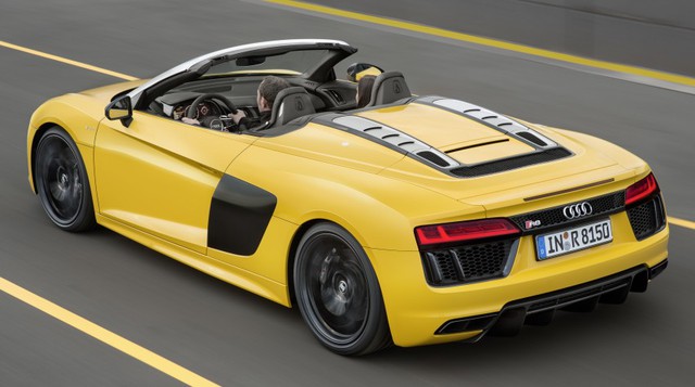 
Điều mà nhiều người quan tâm nhất khi nói đến siêu xe chính là động cơ. Audi R8 Spyder V10 thế hệ mới sử dụng động cơ V10, hút khí tự nhiên, dung tích 5,2 lít, sản sinh công suất tối đa 540 mã lực và mô-men xoắn cực đại 540 Nm. Nhờ đó, Audi R8 Spyder V10 thế hệ mới có thể tăng tốc từ 0-100 km/h trong 3,6 giây và đạt vận tốc tối đa 318 km/h.
