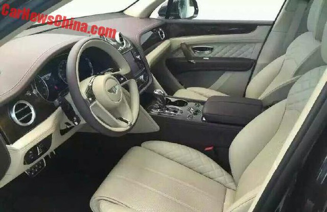 
Chiếc Bentayga đầu tiên tại Trung Quốc đã xuất hiện tại một đại lý Bentley ở thành phố Hạ Môn, tỉnh Phúc Kiến. Chiếc Bentley Bentayga đầu tiên tại Trung Quốc được sơn màu đen và đi kèm nội thất màu nau-đen-be.
