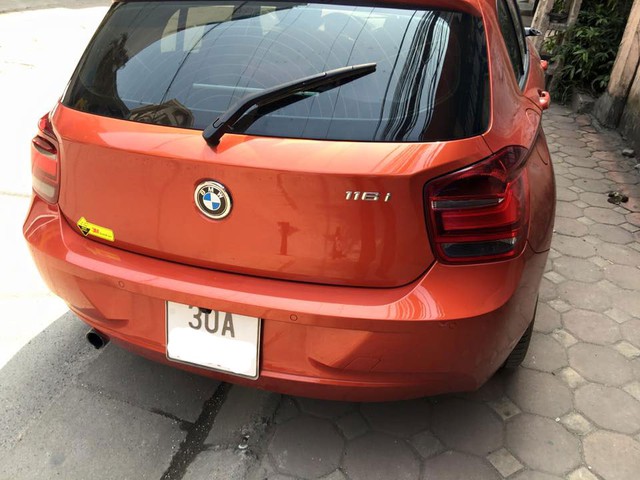 
Chiếc BMW 116i bị vặt cả hai gương tại Hà Nội. Ảnh: Nguyễn Thanh Quan/Otofun
