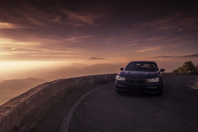 
Hãng BMW đã chính thức trình làng mẫu xe Alpina B7 xDrive 2017, dự kiến sẽ có mặt trên thị trường Mỹ vào tháng 9 năm nay.

