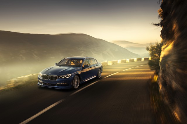 
Được phát triển dựa trên BMW 7-Series thế hệ mới, Alpina B7 xDrive 2017 sở hữu thiết kế thể thao hơn hẳn.
