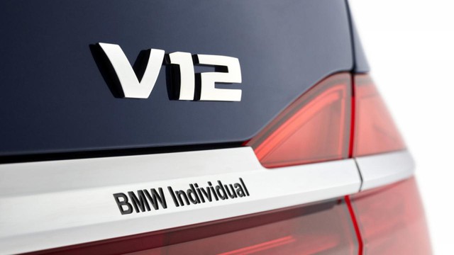 
Hiện giá bán của BMW Individual 7-Series The Next 100 Years chưa được công bố.
