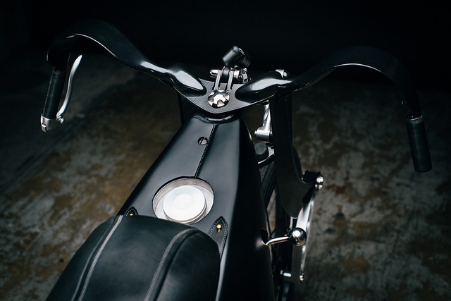 
Dự kiến, BMW Landspeeder sẽ được trưng bày trong triển lãm  Handbuilt Motorcycle Show diễn ra ở Austin vào tháng 4 tới. Hiện hãng Revival Cycles đang cân nhắc chuyện bán BMW Landspeeder ra thị trường.
