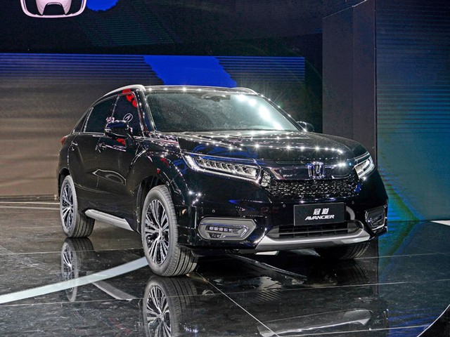 
Mẫu SUV hoàn toàn mới Honda Avancier đã chính thức trình làng trong một sự kiện tại thủ đô Bắc Kinh, Trung Quốc. Điều này khiến nhiều người bất ngờ vì ngày mai, 25/4/2016, triển lãm Bắc Kinh mới chính thức khai mạc.
