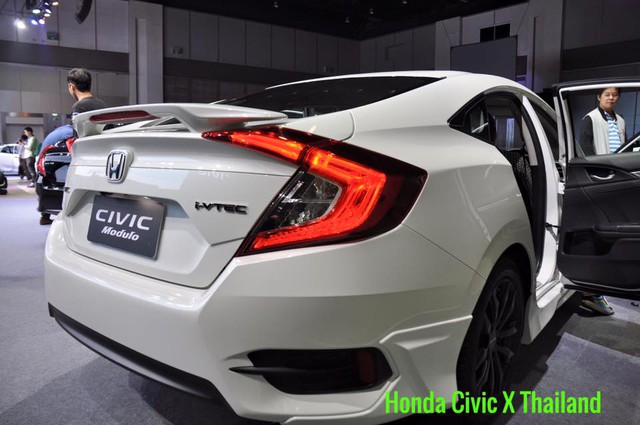 
Ở thế hệ mới, Honda Civic gây ấn tượng với thiết kế hiện đại, thể thao cùng nhiều công nghệ tiên tiến và đặc biệt là khối động cơ tăng áp mới. Đồng thời, Civic 2016 cũng là mẫu xe Honda đầu tiên được lắp ráp tại nhà máy mới ở Prachinburi, Thái Lan.
