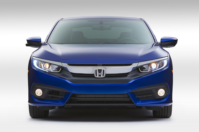 
Bước sang thế hệ mới, Honda Civic Coupe sở hữu thiết kế phong cách và cao cấp hơn. Thậm chí, ngay cả những nhà phê bình cũng phải đánh giá cao thiết kế của Honda Civic Coupe mới. Điểm nhấn trong thiết kế ngoại thất của Honda Civic Coupe 2016 nằm ở cụm đèn pha Projector...
