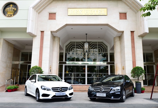 
Trong tháng 3/2016, hai chiếc Mercedes-Benz E250 AMG đã được bàn giao cho khách sạn 5 sao Rex tại Tp. Hồ Chí Minh. 
