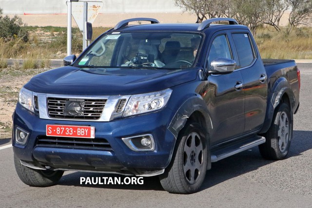 Mercedes-Benz X-Class 2019 trên đường thử dưới dạng Nissan Navara.
