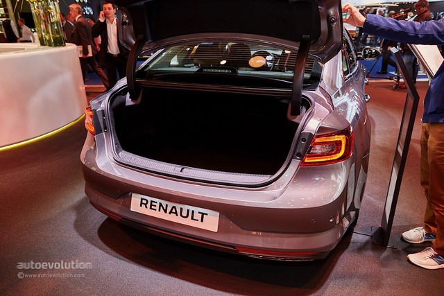 
Tại thị trường Pháp, Renault Talisman có giá khởi điểm 27.900 Euro, tương đương 676 triệu Đồng.
