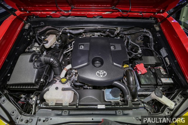 
Động cơ của Thairung Transformer II cũng không có gì thay đổi so với Toyota Hilux thế hệ mới. Xe sử dụng động cơ diesel GD tăng áp, dung tích 2,4 và 2,8 lít mới. Trong đó, động cơ 2,4 lít có công suất tối đa 150 mã lực và mô-men xoắn cực đại 400 Nm. Hai con số tương ứng của động cơ 2,8 lít là 177 mã lực và 420 Nm.
