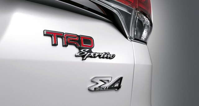 
Gói phụ kiện TRD Sportivo chỉ được áp dụng cho Toyota Fortuner phiên bản sử dụng động cơ diesel tăng áp, dung tích 2,8 lít. Do đó, Toyota Fortuner TRD Sportivo 2016 sở hữu công suất tối đa 177 mã lực và mô-men xoắn cực đại 450 Nm. Động cơ được truyền tới bánh thông qua hộp số tự động 6 cấp. Người mua có thể chọn hệ dẫn động cầu sau hoặc 4 bánh khi mua Toyota Fortuner TRD Sportivo 2016.
