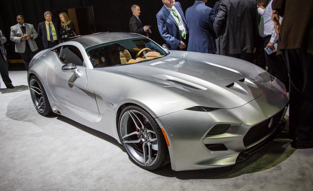 
Hãng VLF Automotive khá lạ lẫm đã giới thiệu một mẫu siêu xe hoàn toàn mới mang tên Force 1 trong triển lãm Detroit 2016. Nghe cái tên Force 1, nhiều người có thể sẽ lập tức liên tưởng đến máy bay Không lực 1 của Tổng thống Mỹ. 
