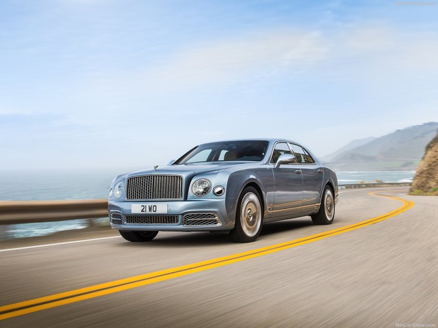 Bentley Mulsanne 2017 vẫn sử dụng động cơ trên phiên bản cũ.