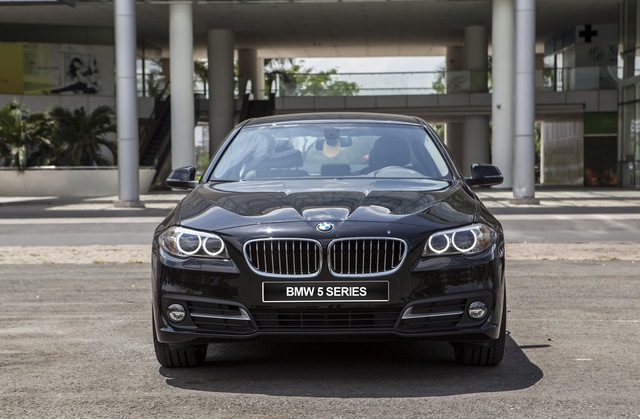 
Theo thông tin mới nhận, nhà nhập khẩu chính thức của BMW tại Việt Nam đã giới thiệu mẫu 5-Series phiên bản đặc biệt mang tên 520i Special Edition dành riêng cho khách hàng trong nước.
