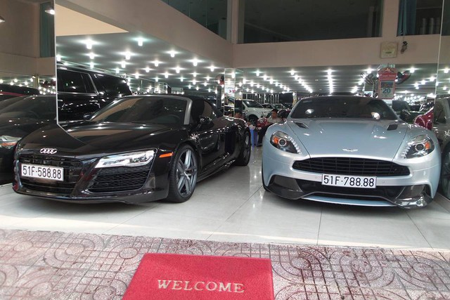 
Audi R8 Spyder ra salon tư nhân nằm chờ khách vào ngày 19/2. Một ngày sau, Aston Martin Vanquish 2015 nối gót.
