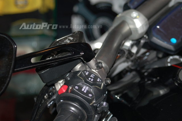 Ducati XDiavel 2016 được trang bị 3 chế độ lái là Sport, Touring và Urban. Ngoài ra, còn có công nghệ Ducati Power Launch có tác dụng hỗ trợ khi xe xuất phát.